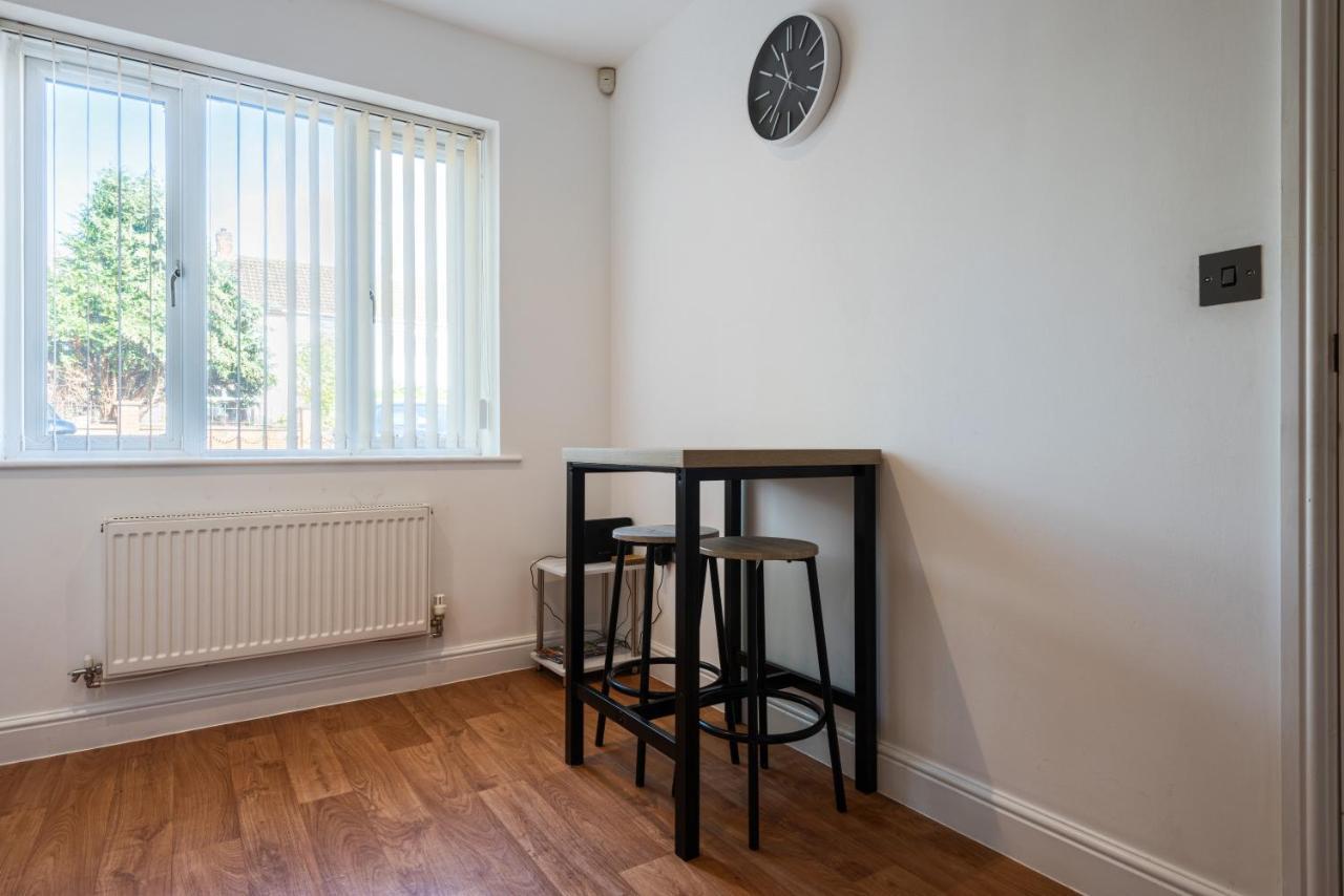 Parking - Spacious - Smart Tv - Self Checkin - Garden - King Derby Exterior foto