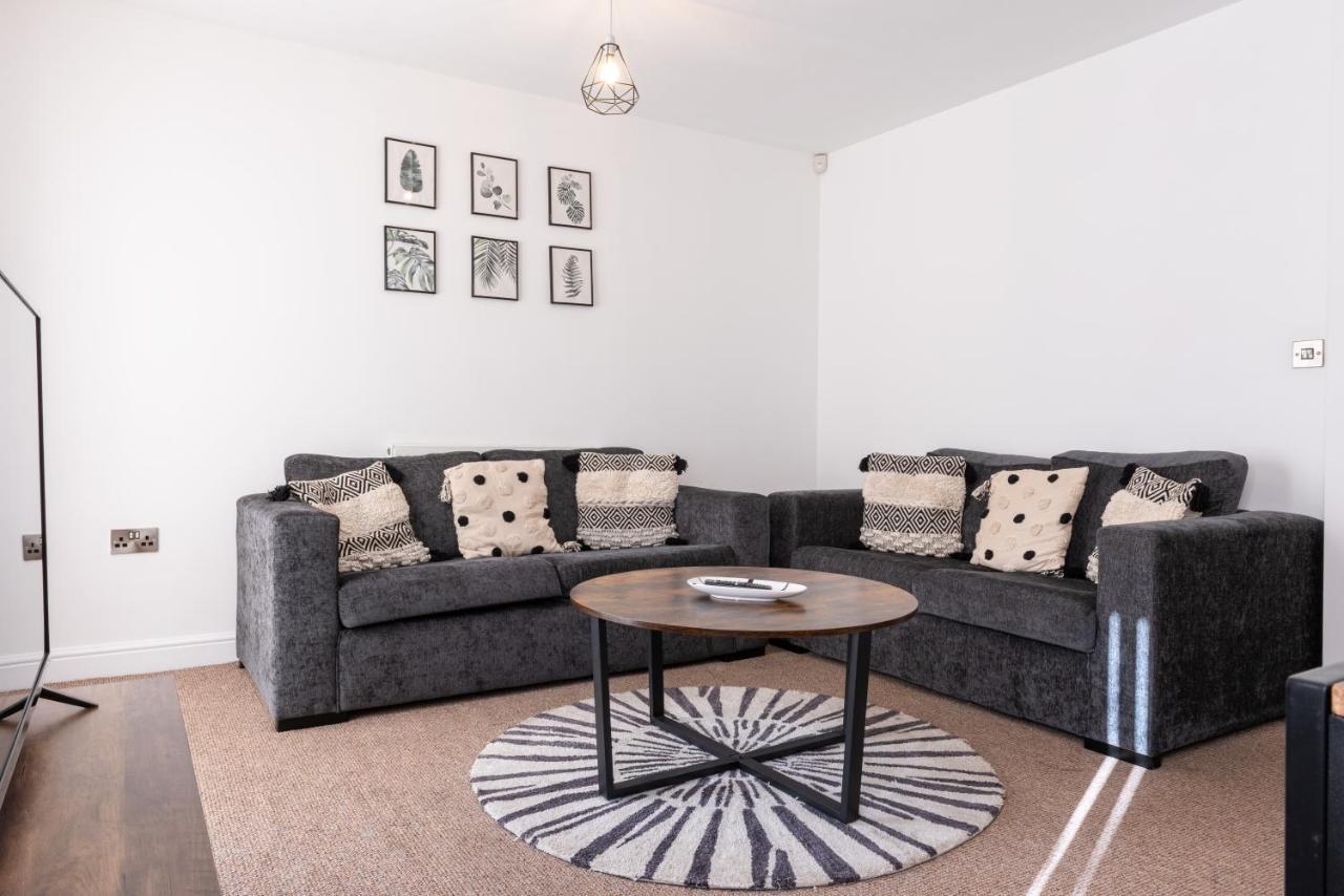 Parking - Spacious - Smart Tv - Self Checkin - Garden - King Derby Exterior foto