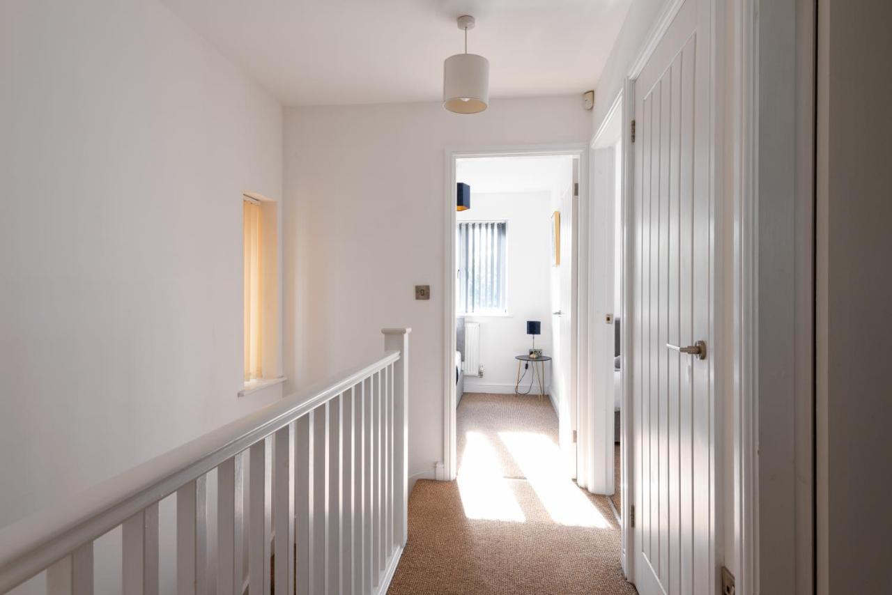 Parking - Spacious - Smart Tv - Self Checkin - Garden - King Derby Exterior foto